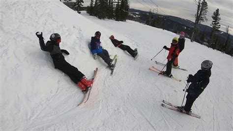 Showdown skiing - 